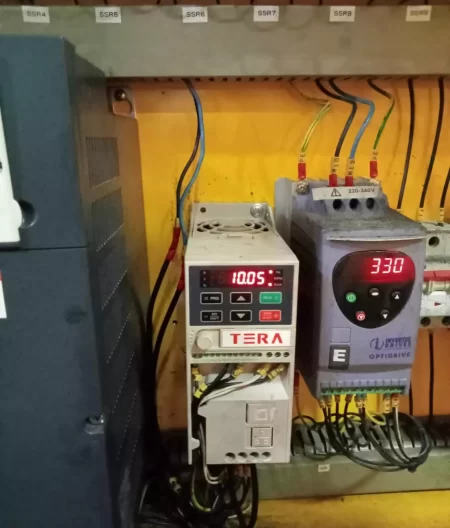 รีวิวการติดตั้งอินเวอร์เตอร์ปรับรอบมอเตอร์ Veichi AC10 0.75 kW กทม.