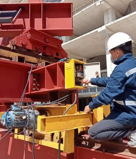 รีวิวการติดตั้งอินเวอร์เตอร์ปรับรอบมอเตอร์ Veichi AC310 4 kW จังหวัดชลบุรี งานเครน