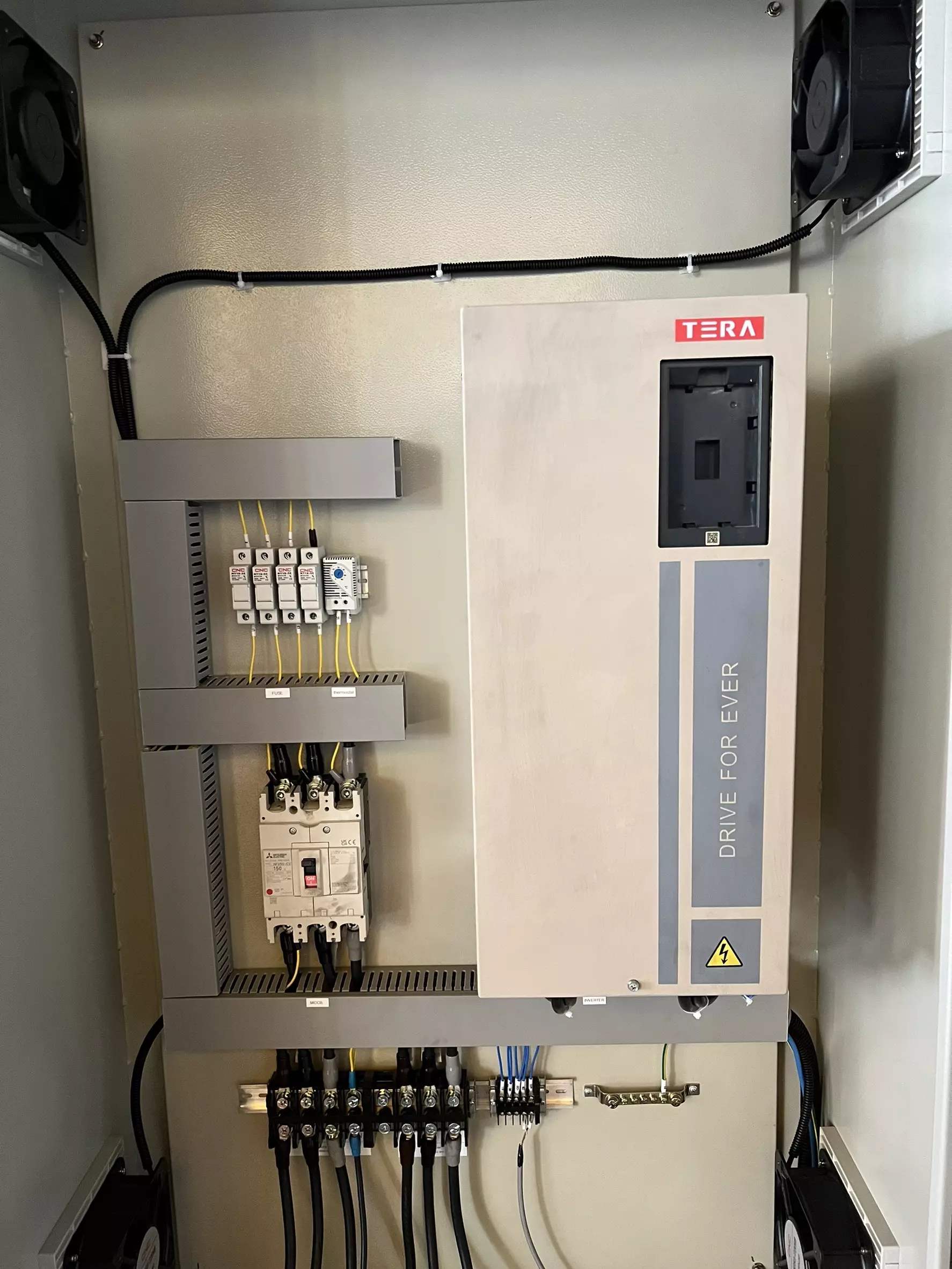 ผลงานการติดตั้งอินเวอร์เตอร์ Air Compressor อินเวอร์เตอร์ปรับรอบมอเตอร์ 55kW